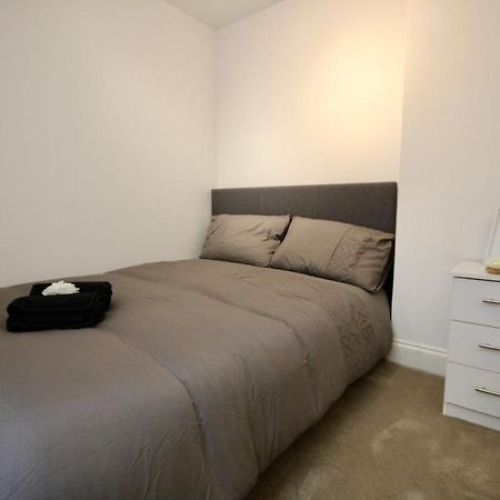 Superb Flat Near Victoria Station Apartment Лондон Екстериор снимка