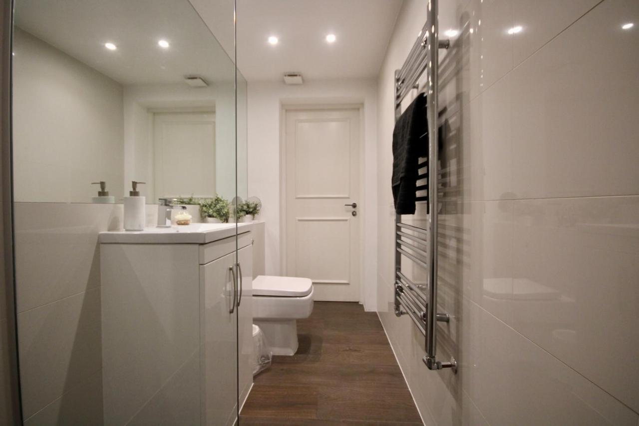 Superb Flat Near Victoria Station Apartment Лондон Екстериор снимка