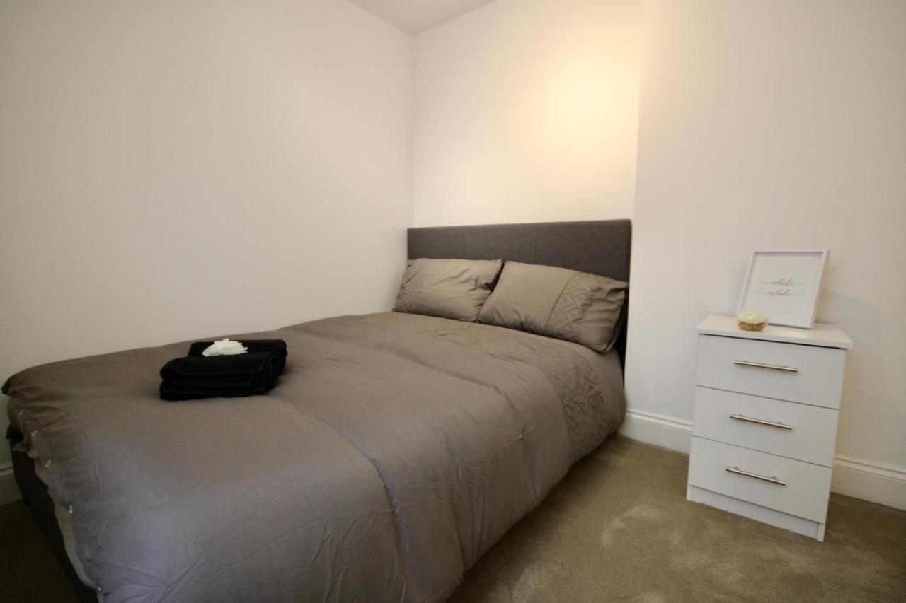 Superb Flat Near Victoria Station Apartment Лондон Екстериор снимка
